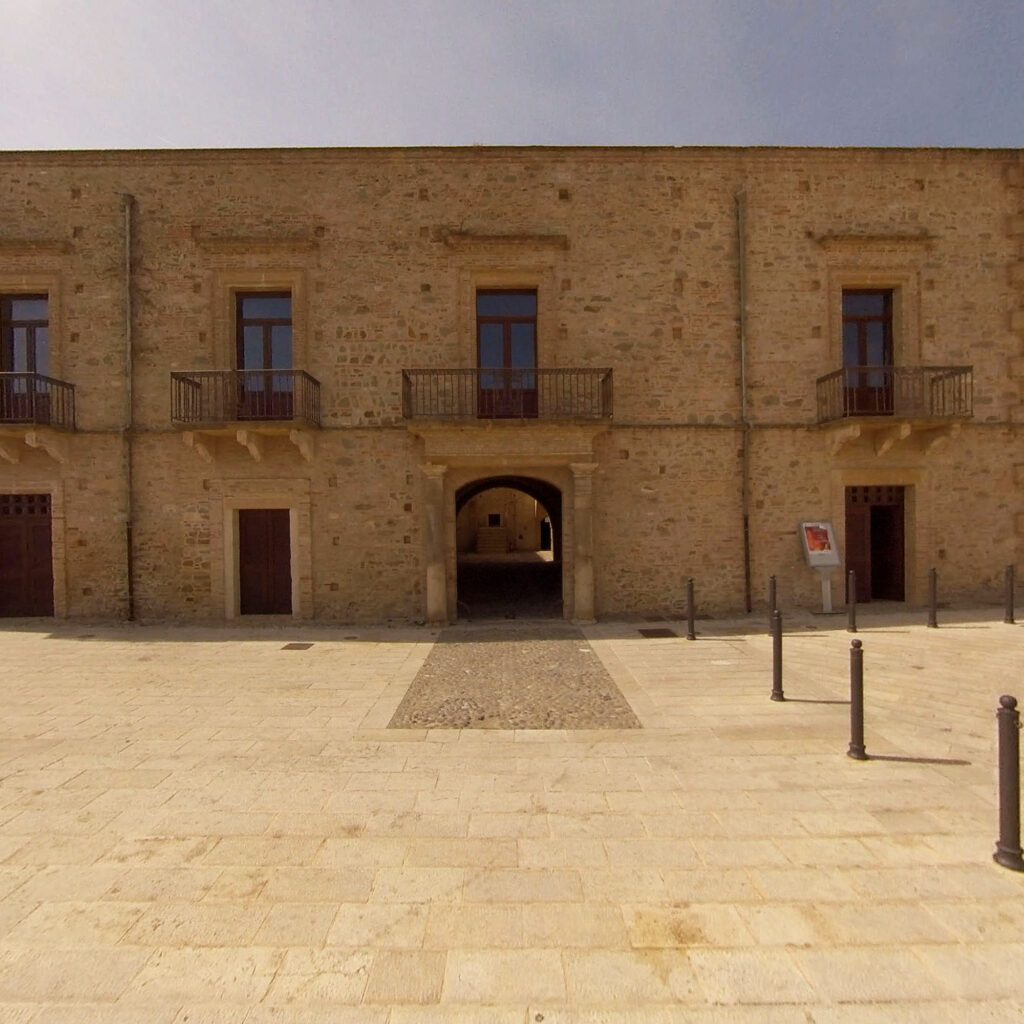 Bernalda Castello Rectilinear